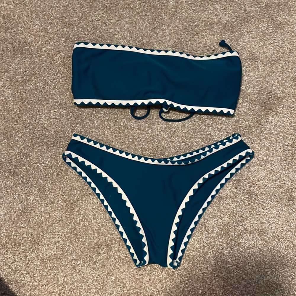 Small shein never worn strapless bikini full coverage